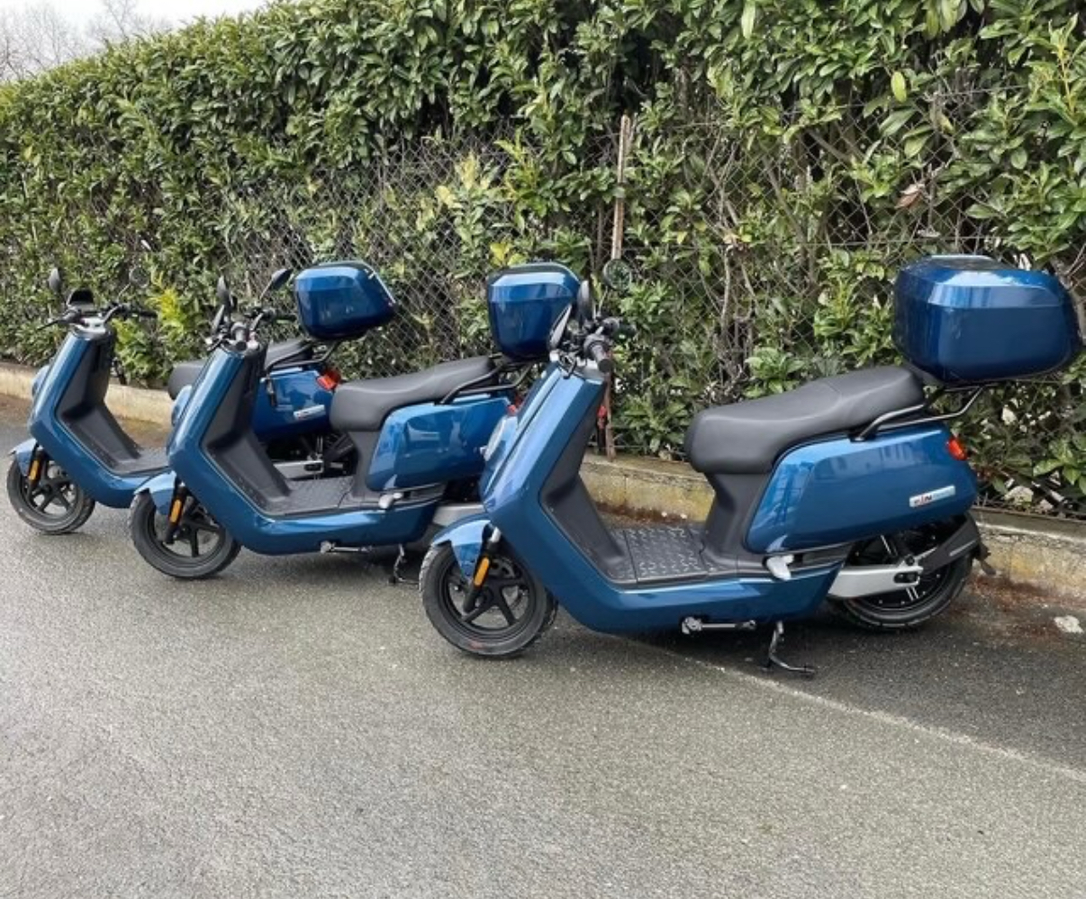 Scooters électriques NIU - Vue de profil
